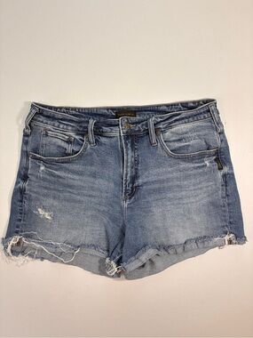 Silver Jeans Light Blue Distressed Denim Beau Shorts w Raw Hem size 33 waist